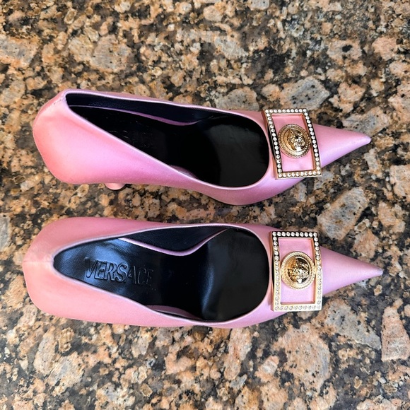Versace Medusa Biggie Buckle Satin Pumps in Rose Pink - Picture 7 of 14